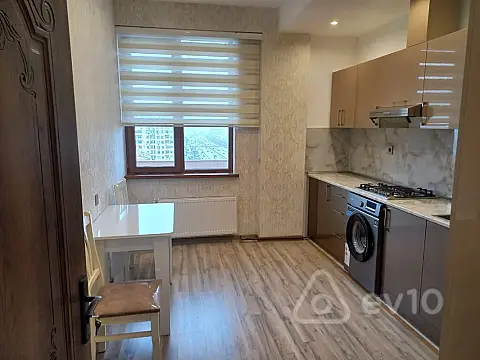 Kirayə verilir 2 otaqlı yeni tikili 75 m²