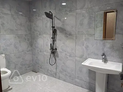 Kirayə verilir 2 otaqlı yeni tikili 75 m²