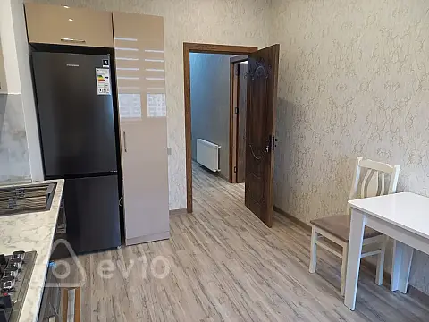 Kirayə verilir 2 otaqlı yeni tikili 75 m²