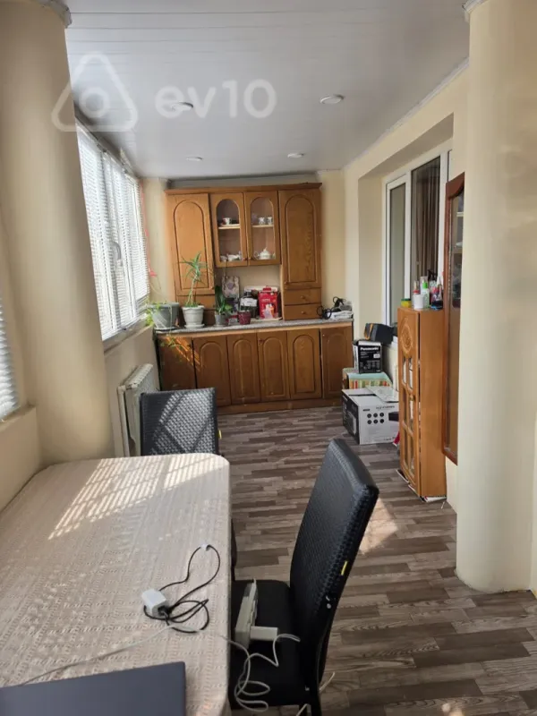 Satılır 3 otaqlı köhnə tikili 60 m²