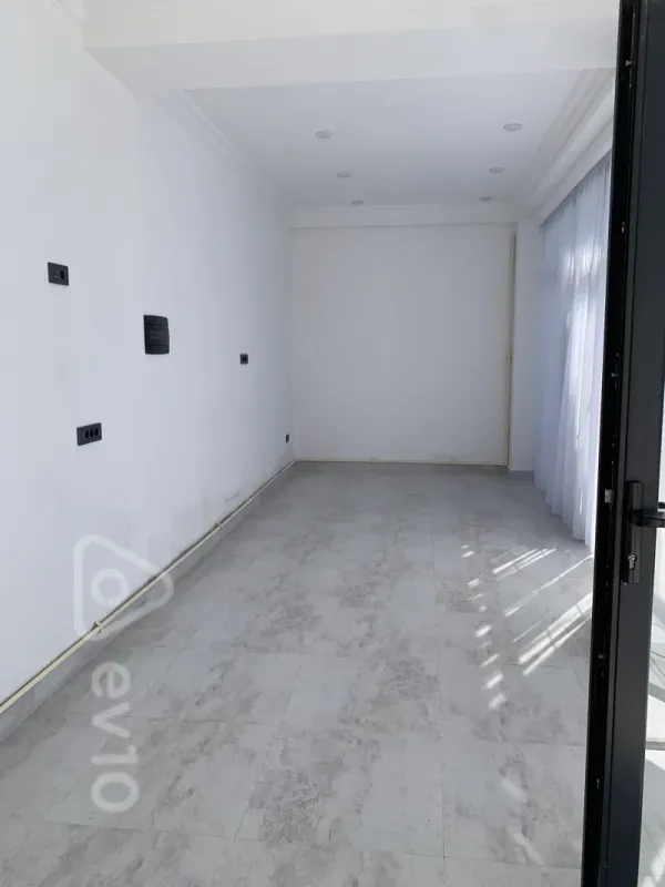 Satılır 7 otaqlı həyət evi 430 m²