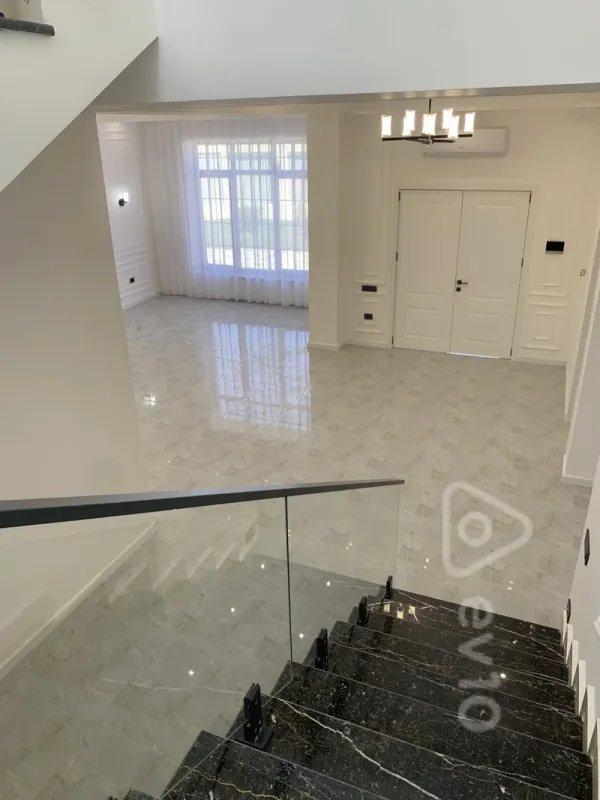 Satılır 7 otaqlı həyət evi 430 m²