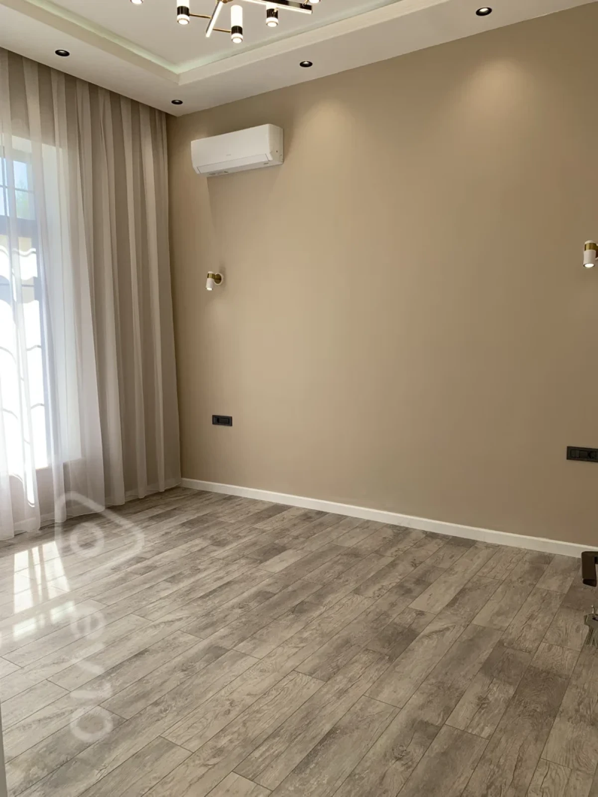 Satılır 7 otaqlı həyət evi 430 m²