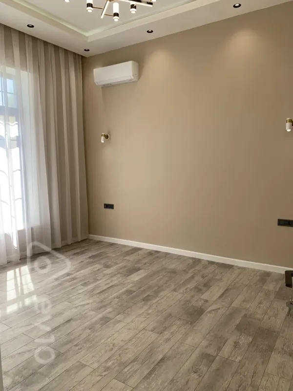 Satılır 7 otaqlı həyət evi 430 m²