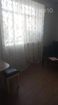 Kirayə verilir 2 otaqlı köhnə tikili 50 m²