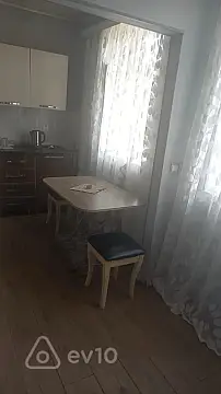 Kirayə verilir 2 otaqlı köhnə tikili 50 m²