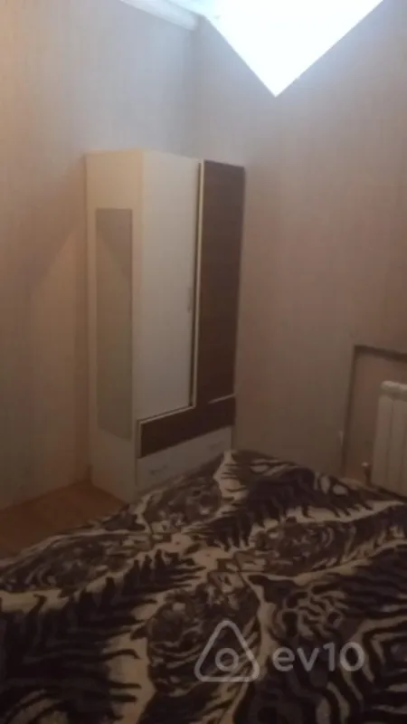 Kirayə verilir 2 otaqlı köhnə tikili 50 m²