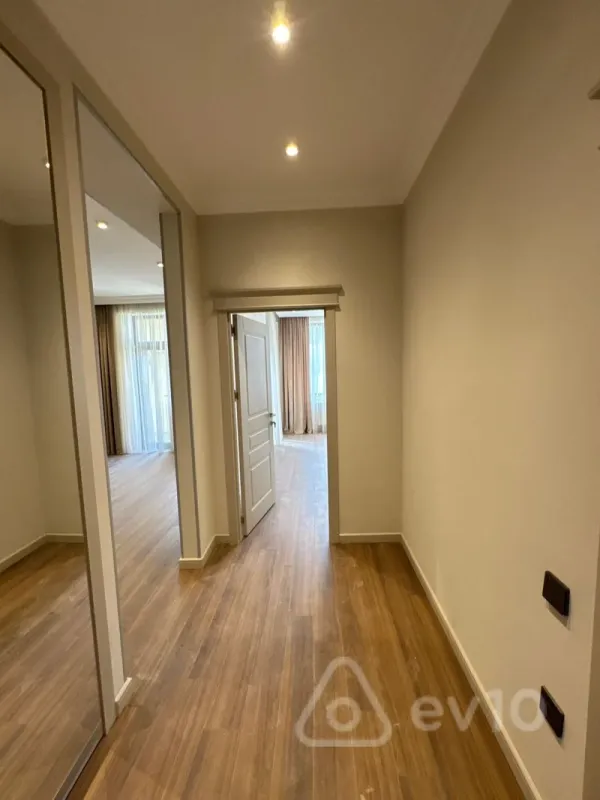 Satılır 2 otaqlı yeni tikili 62 m²