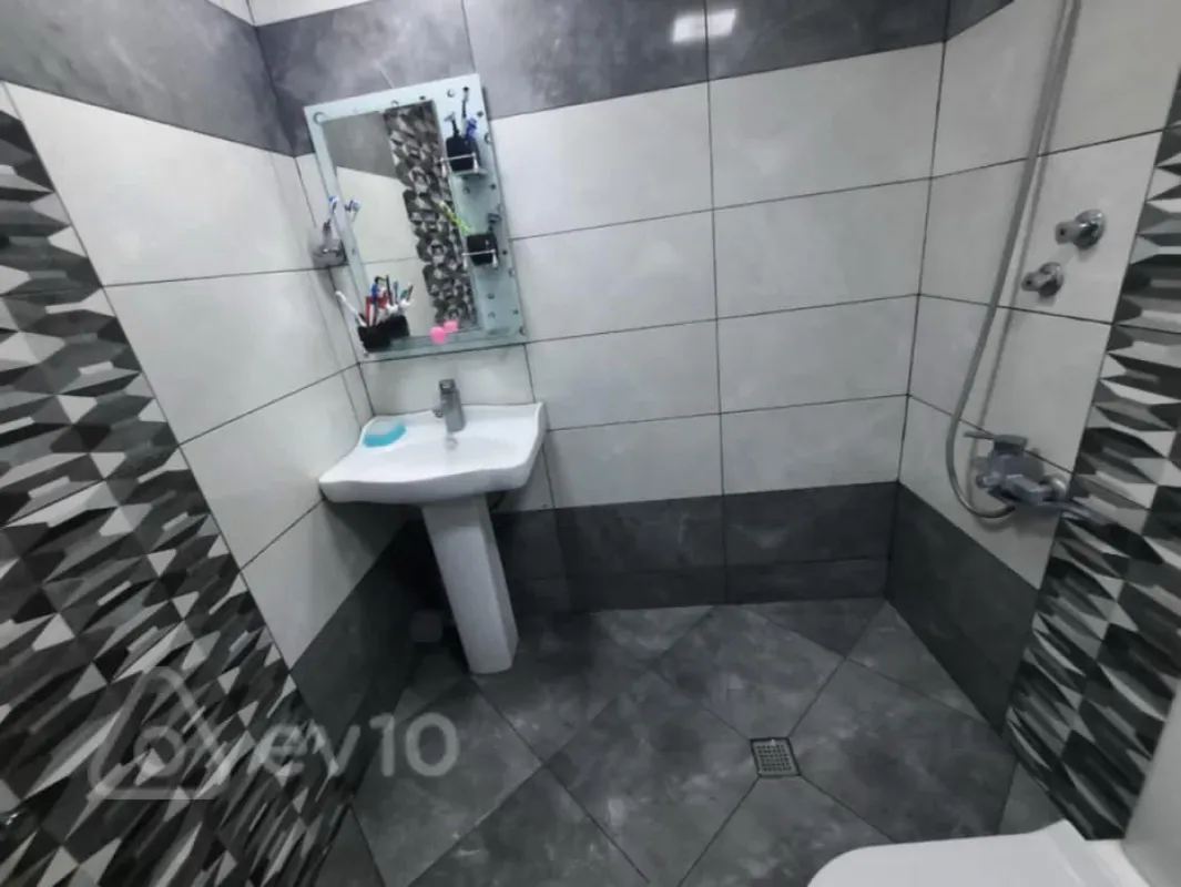 Kirayə verilir 4 otaqlı həyət evi 130 m²