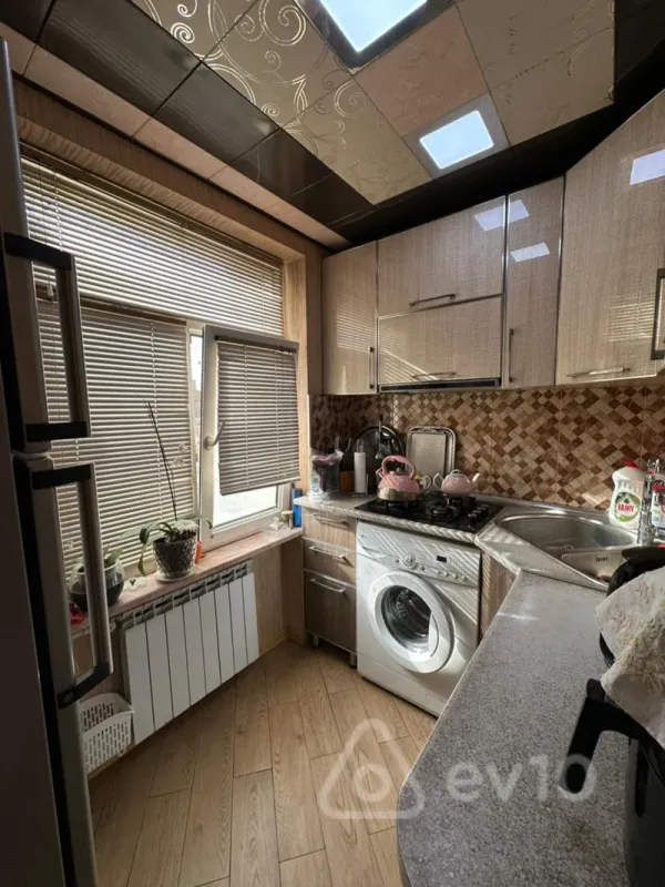 Satılır 3 otaqlı köhnə tikili 70 m²