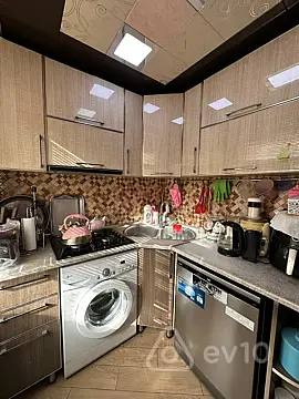 Satılır 3 otaqlı köhnə tikili 70 m²