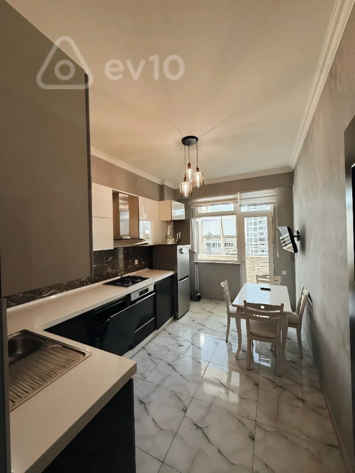 Satılır 3 otaqlı yeni tikili 120 m²