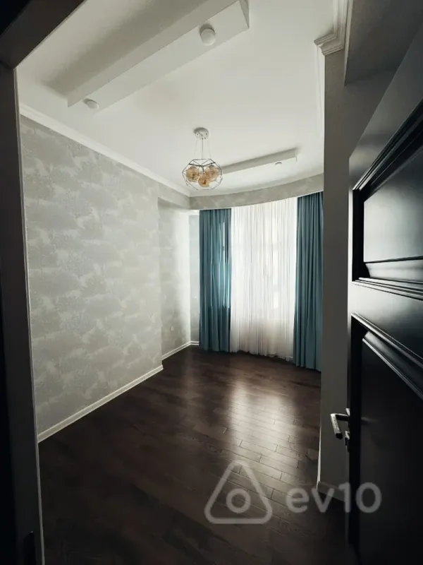 Satılır 3 otaqlı yeni tikili 120 m²