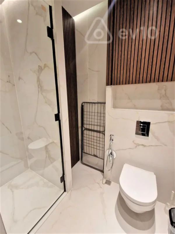 Kirayə verilir 3 otaqlı yeni tikili 180 m²