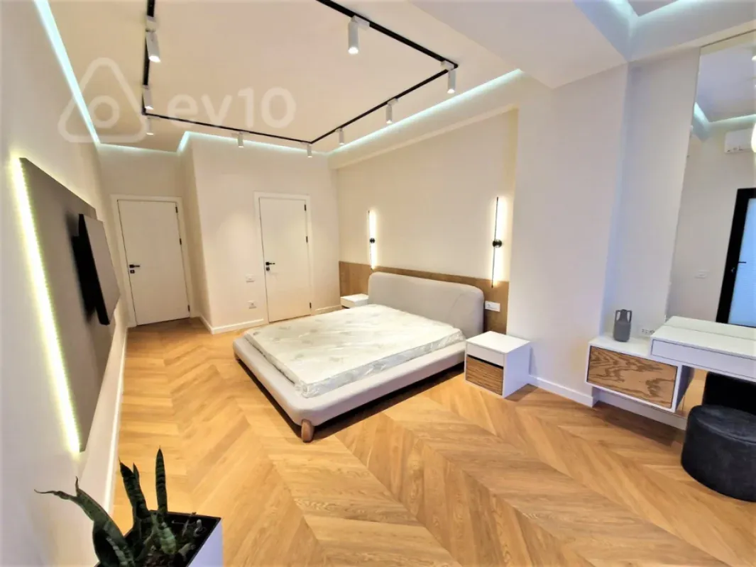 Kirayə verilir 3 otaqlı yeni tikili 180 m²