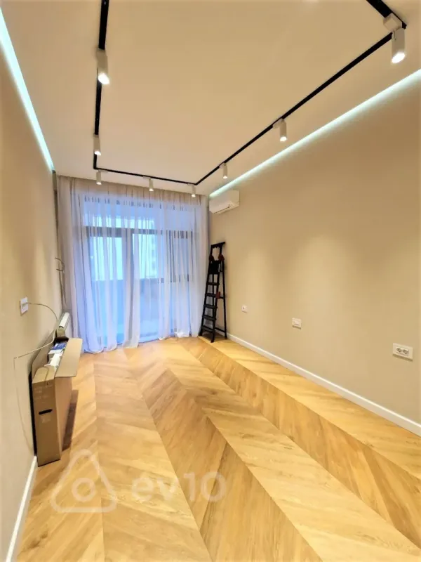 Kirayə verilir 3 otaqlı yeni tikili 180 m²
