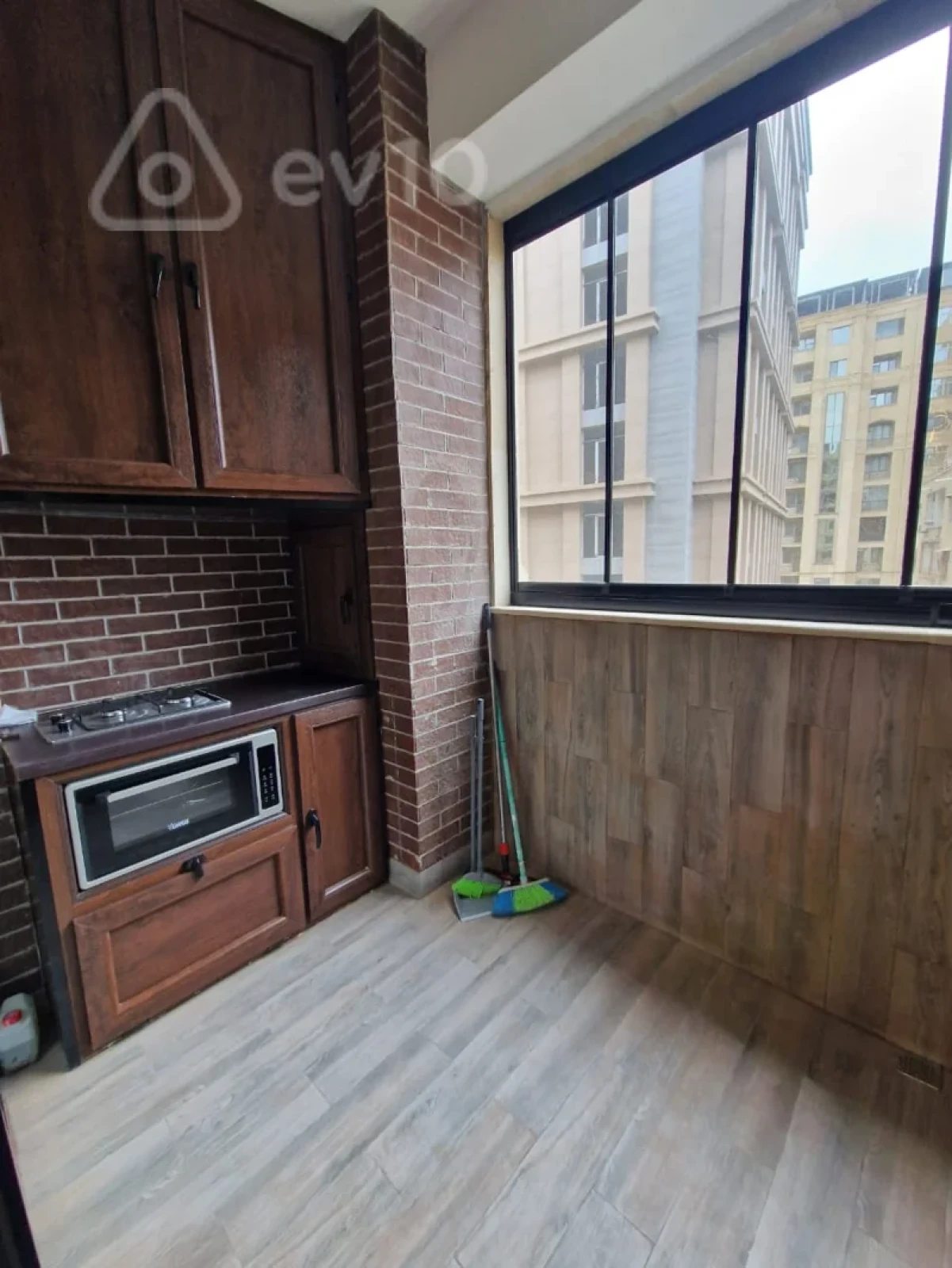 Kirayə verilir 3 otaqlı yeni tikili 180 m²
