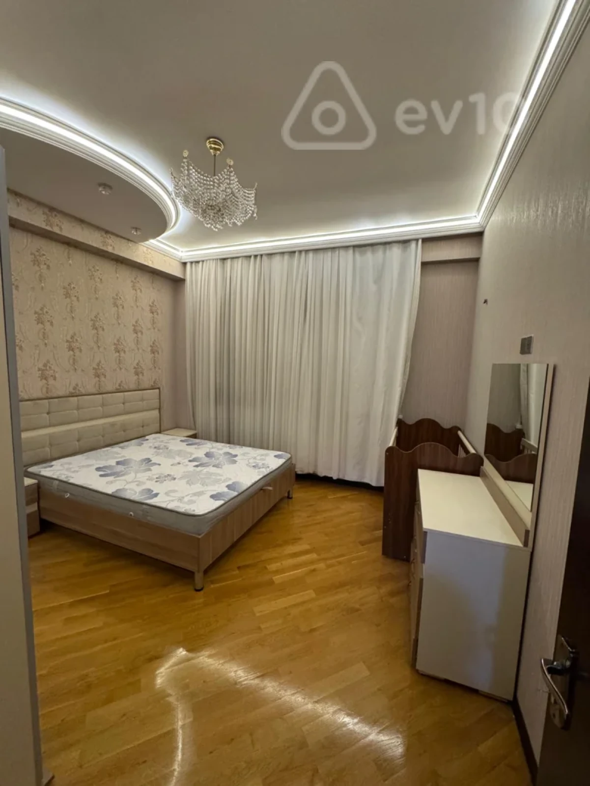 Kirayə verilir 2 otaqlı yeni tikili 75 m²