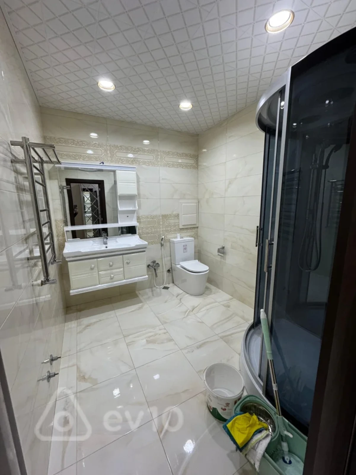 Kirayə verilir 2 otaqlı yeni tikili 75 m²
