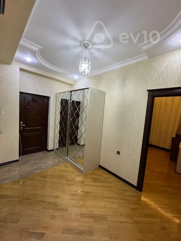 Kirayə verilir 2 otaqlı yeni tikili 75 m²