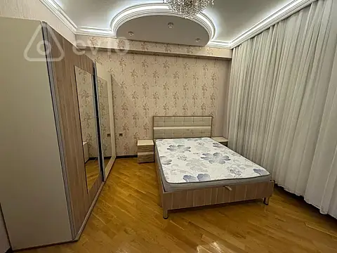 Kirayə verilir 2 otaqlı yeni tikili 75 m²