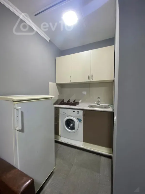 Kirayə verilir 2 otaqlı köhnə tikili 40 m²