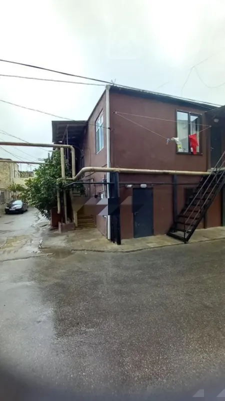 Kirayə verilir 2 otaqlı köhnə tikili 40 m²