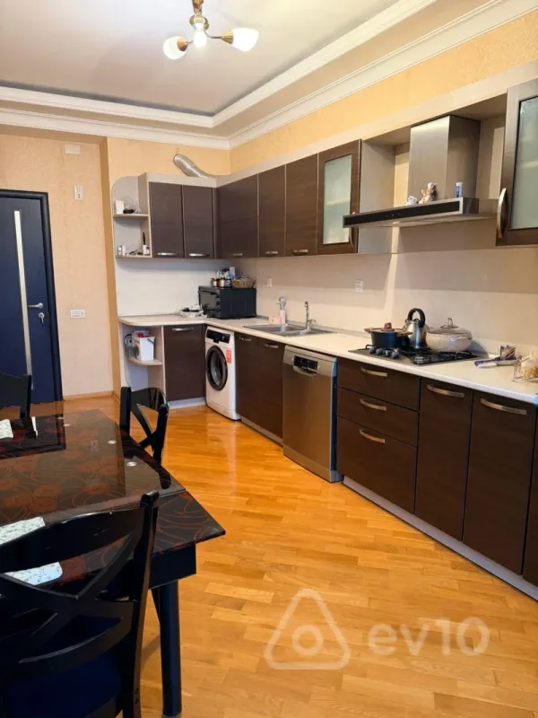 Satılır 2 otaqlı yeni tikili 110 m²