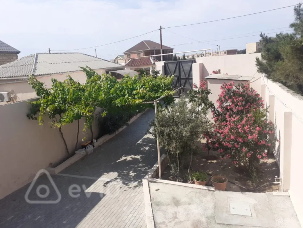 Kirayə verilir 3 otaqlı həyət evi 100 m²