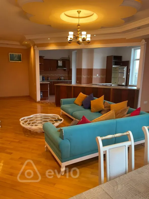 Kirayə verilir 2 otaqlı yeni tikili 125 m²