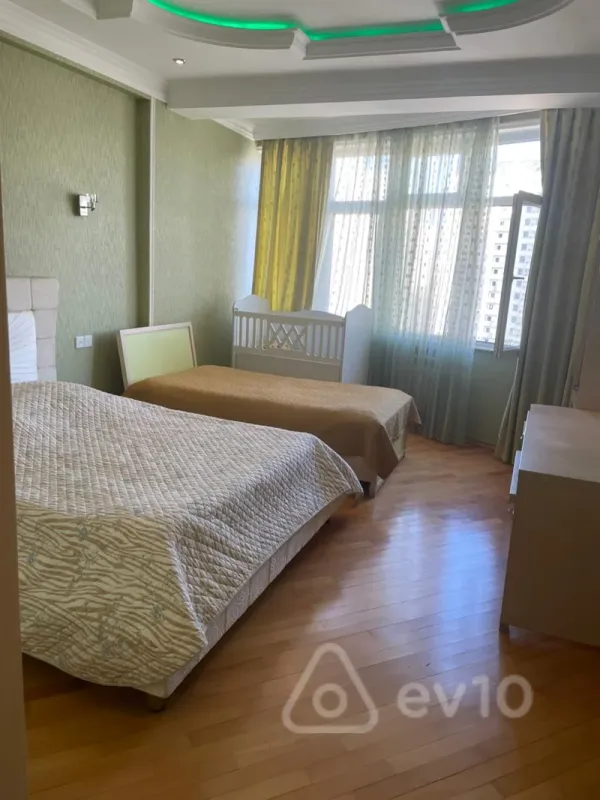 Kirayə verilir 2 otaqlı yeni tikili 125 m²