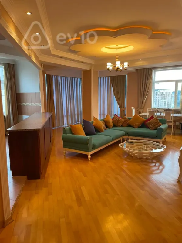 Kirayə verilir 2 otaqlı yeni tikili 125 m²