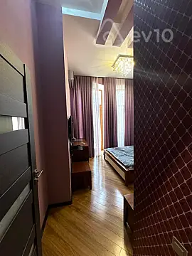 Kirayə verilir 3 otaqlı köhnə tikili 120 m²