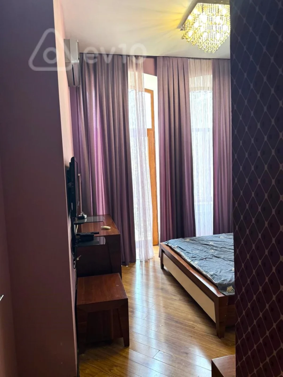 Kirayə verilir 3 otaqlı köhnə tikili 120 m²