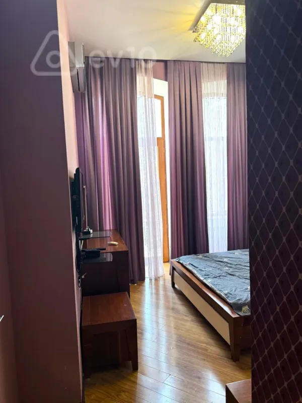 Kirayə verilir 3 otaqlı köhnə tikili 120 m²