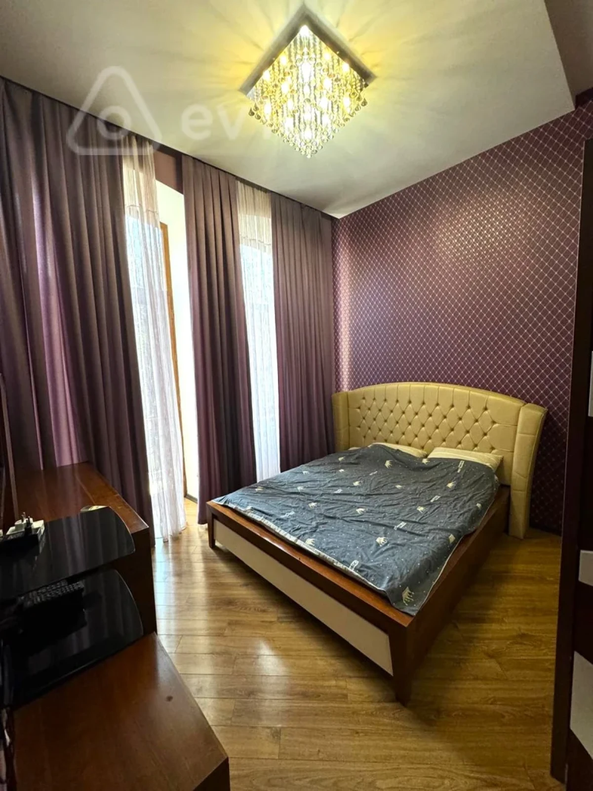 Kirayə verilir 3 otaqlı köhnə tikili 120 m²