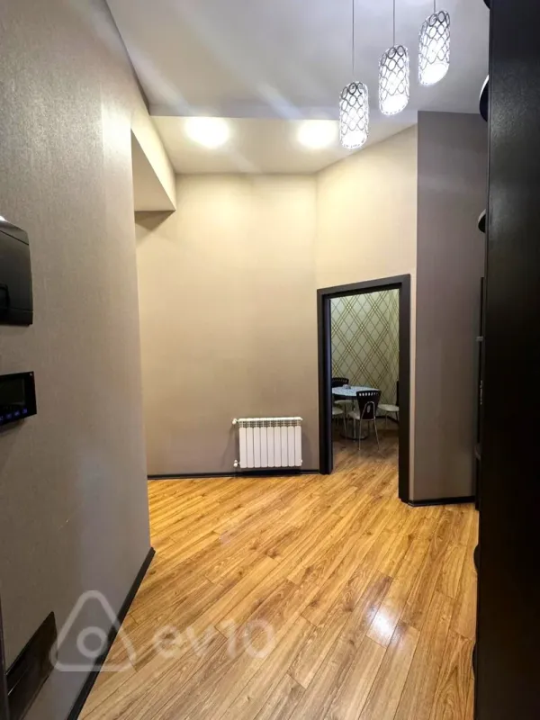 Kirayə verilir 3 otaqlı köhnə tikili 120 m²
