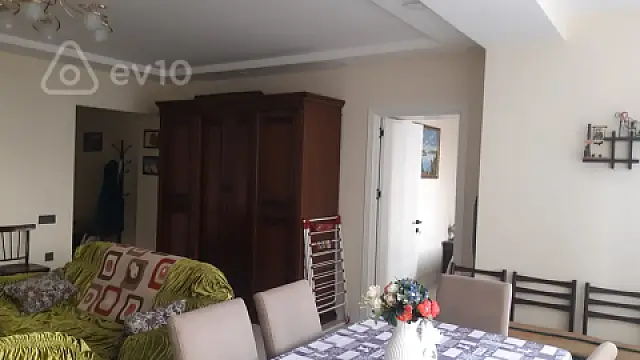 Kirayə verilir 2 otaqlı köhnə tikili 42 m²