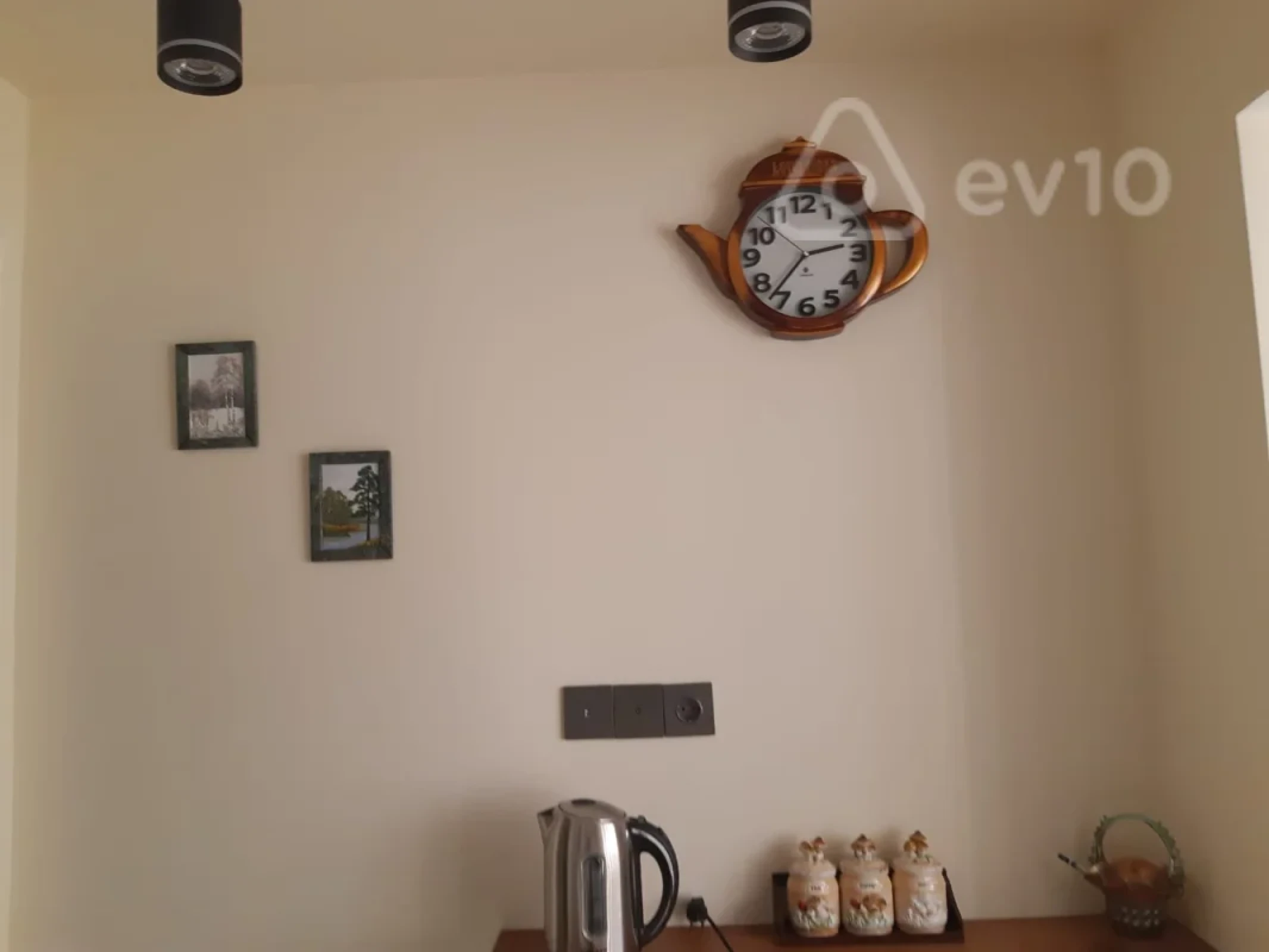 Kirayə verilir 2 otaqlı köhnə tikili 42 m²