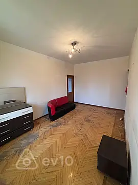 Kirayə verilir 4 otaqlı köhnə tikili 100 m²