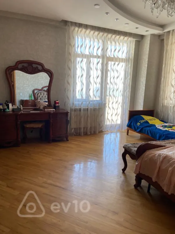 Satılır 4 otaqlı yeni tikili 221 m²