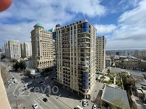 Satılır 4 otaqlı yeni tikili 221 m²