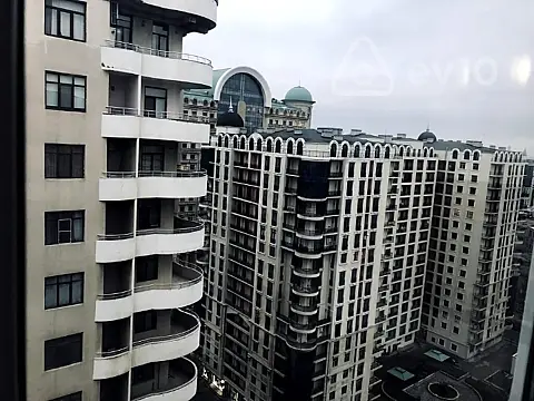 Satılır 4 otaqlı yeni tikili 221 m²