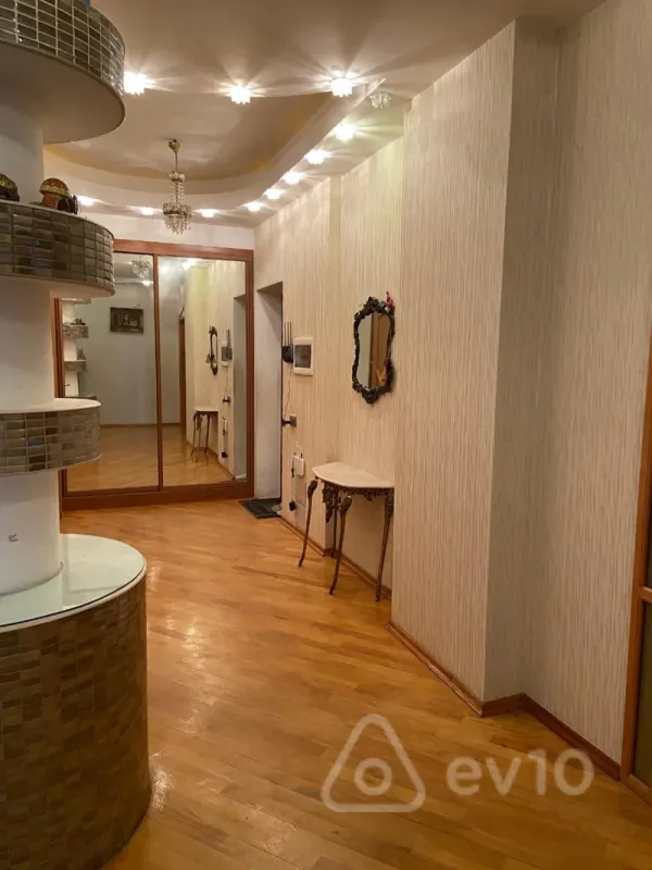 Satılır 4 otaqlı yeni tikili 221 m²