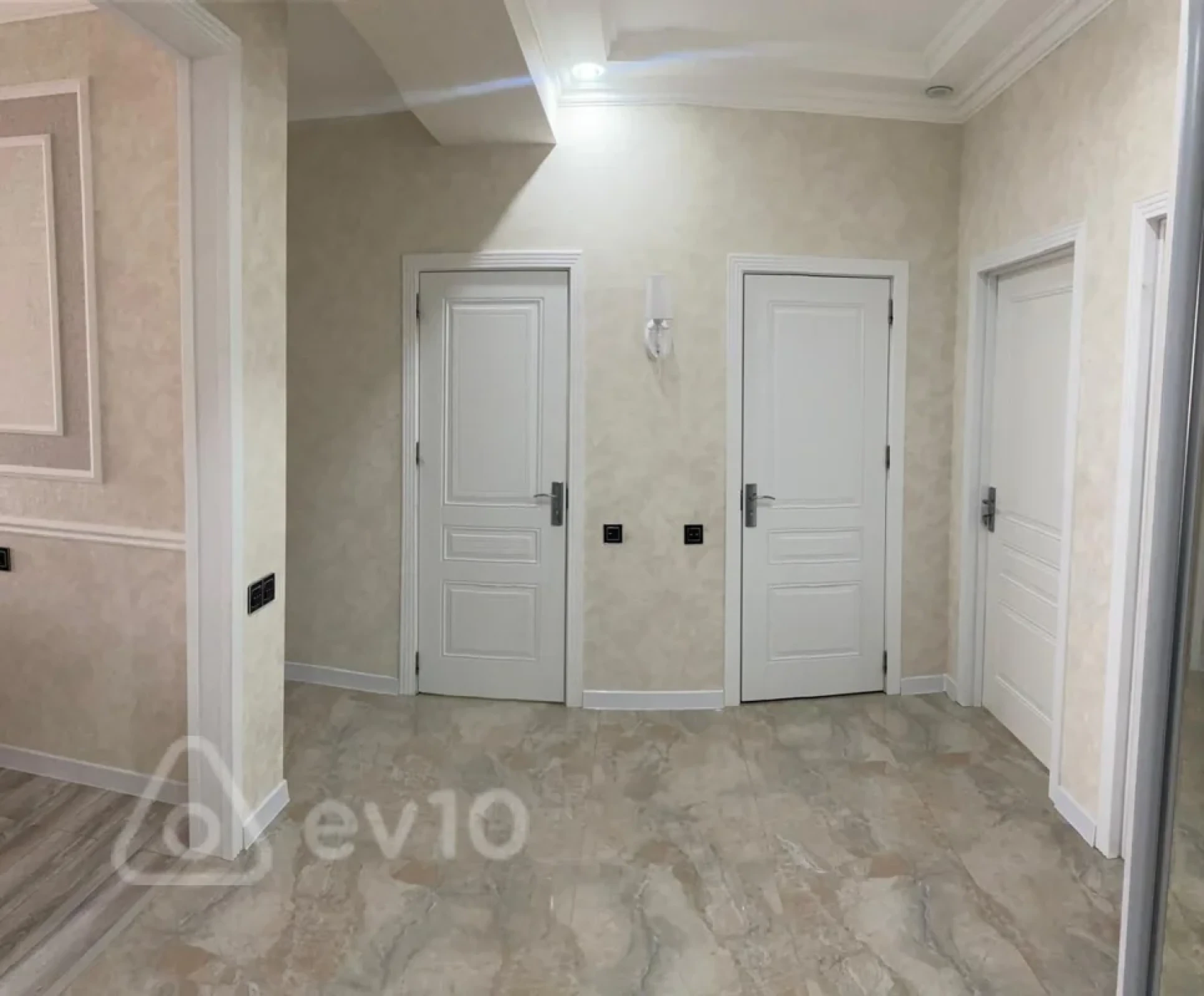 Satılır 3 otaqlı yeni tikili 106 m²