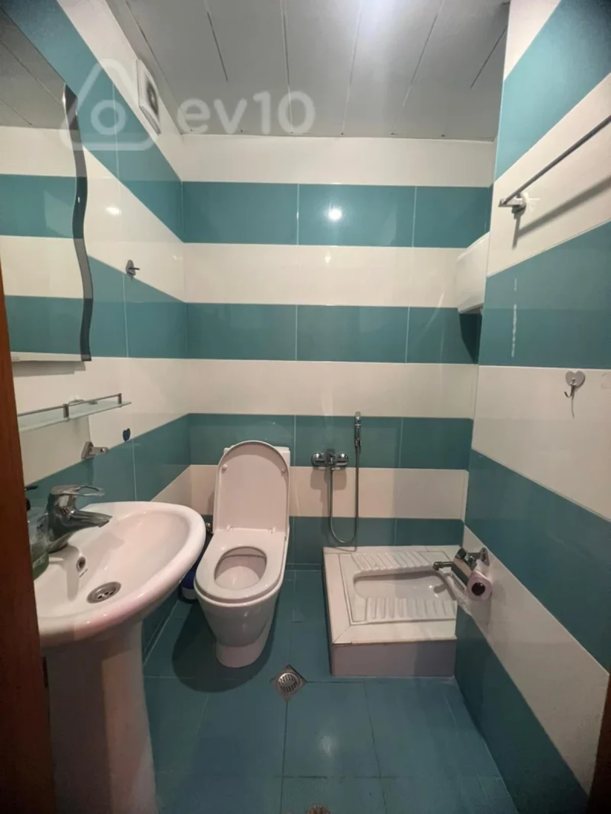 Kirayə verilir 3 otaqlı yeni tikili 140 m²