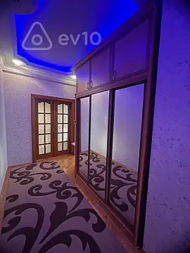 Kirayə verilir 3 otaqlı yeni tikili 140 m²