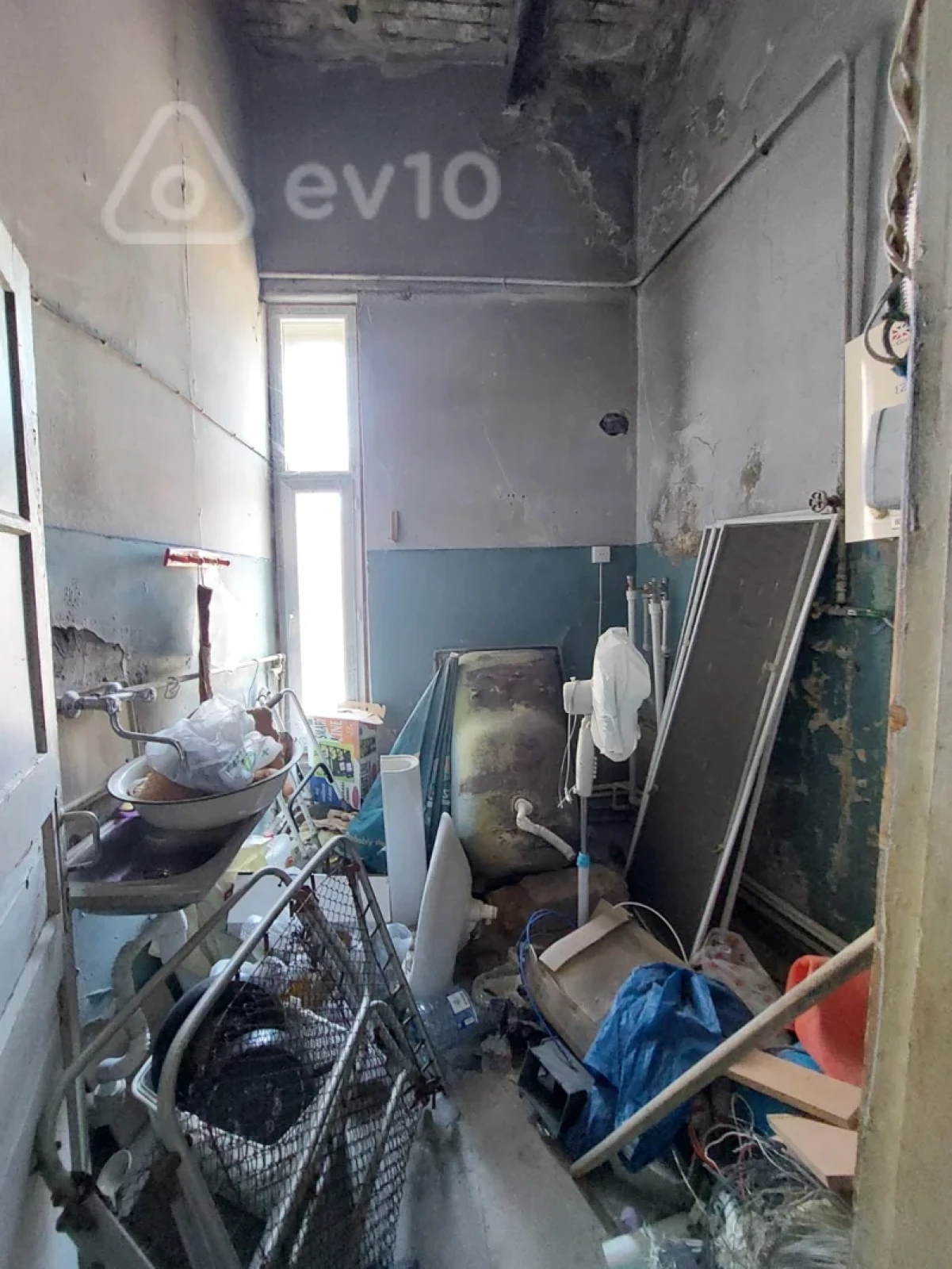 Satılır 5 otaqlı köhnə tikili 130 m²