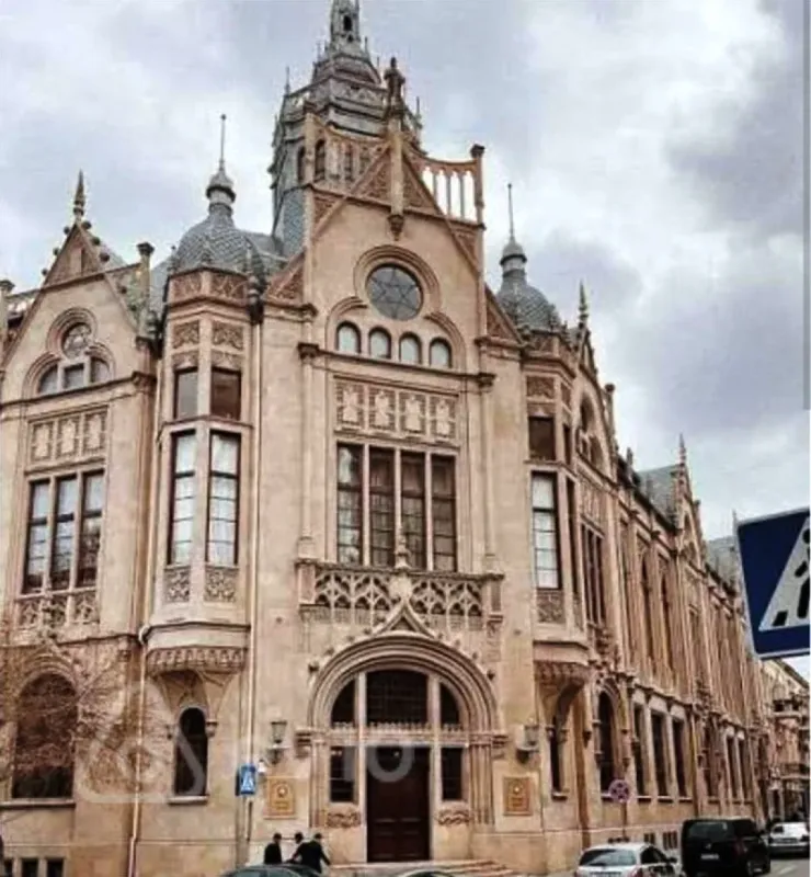 Satılır 5 otaqlı köhnə tikili 130 m²