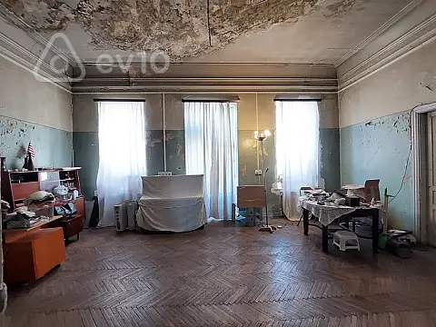 Satılır 5 otaqlı köhnə tikili 130 m²